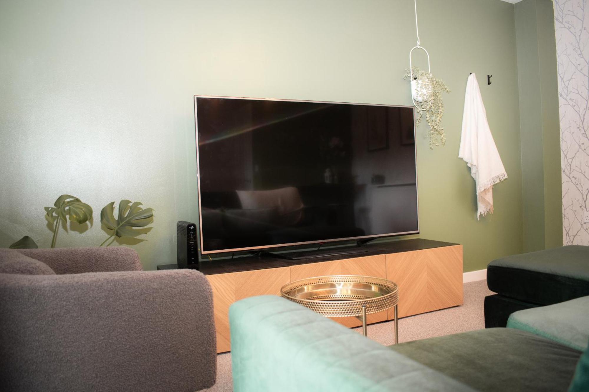 Comfy Modern 3br Semi Detached 400mb Wifi Free Double Parking Сasa de vacaciones