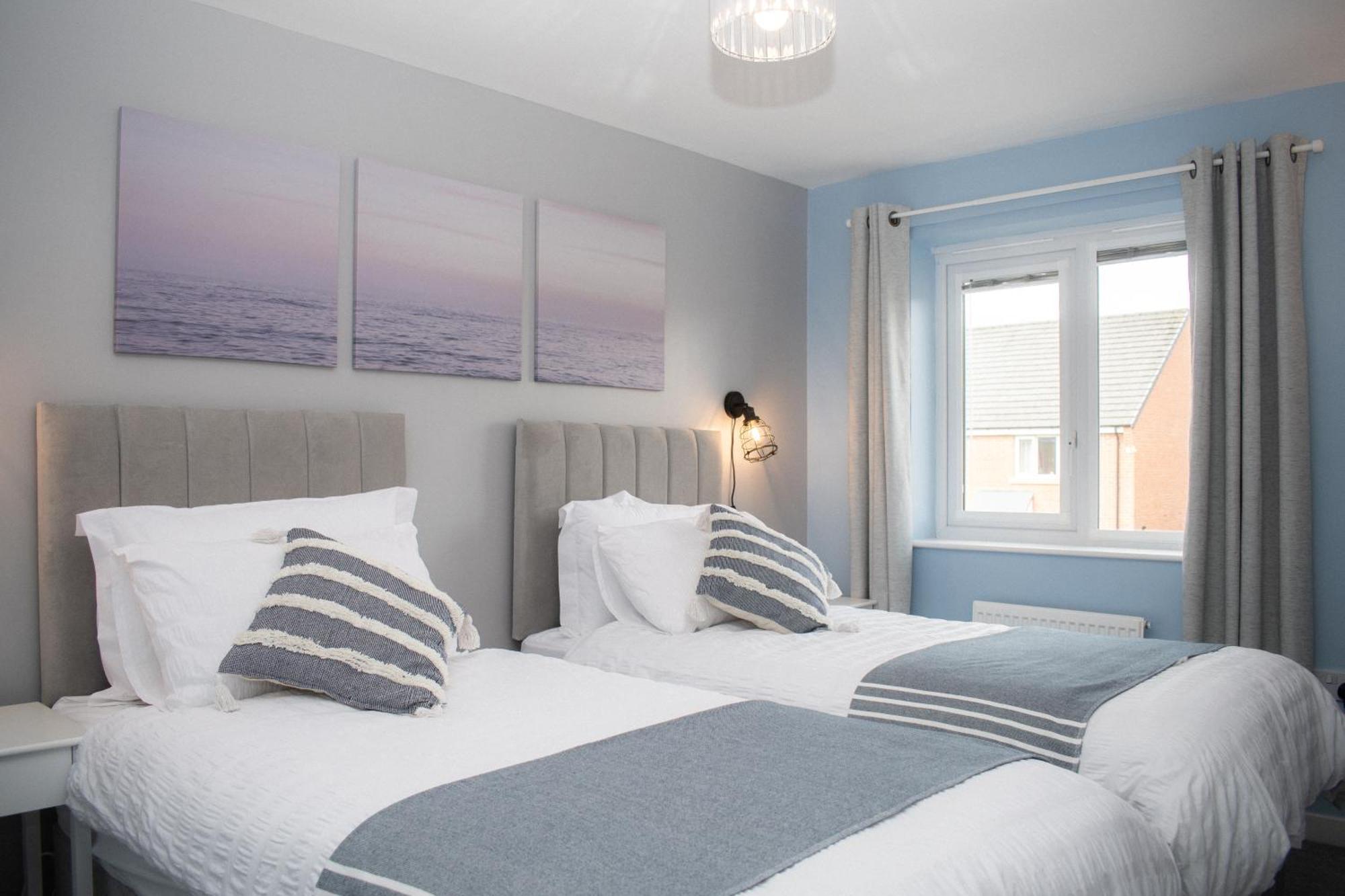 Comfy Modern 3br Semi Detached 400mb Wifi Free Double Parking Сasa de vacaciones