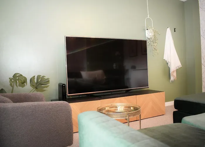 Comfy Modern 3Br Semi Detached 400Mb Wifi Free Double Parking